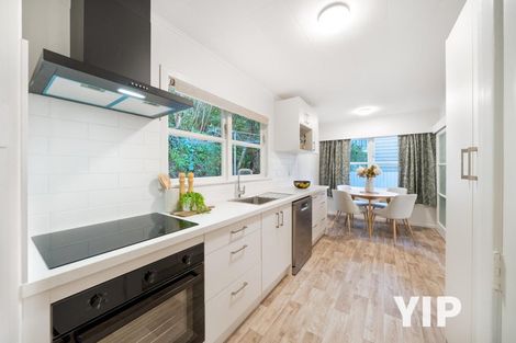 Photo of property in 24 Batchelor Street, Newlands, Wellington, 6037