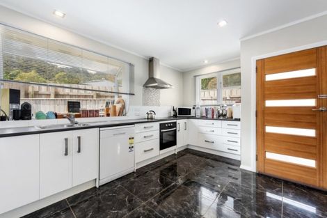 Photo of property in 95 Horoeka Street, Stokes Valley, Lower Hutt, 5019