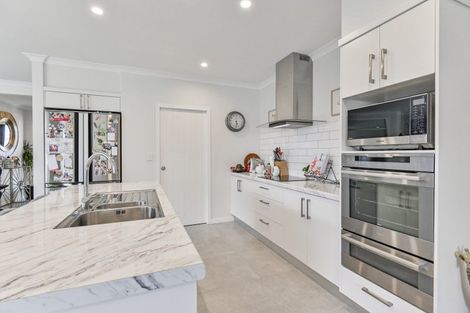 Photo of property in 36 Whakatomo Place, Havelock North, 4130