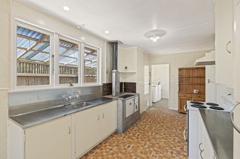 Photo of property in 49 Punga Street, Tangimoana, 4822