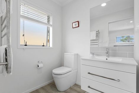 Photo of property in 20 Te Kio Crescent, Papamoa Beach, Papamoa, 3118