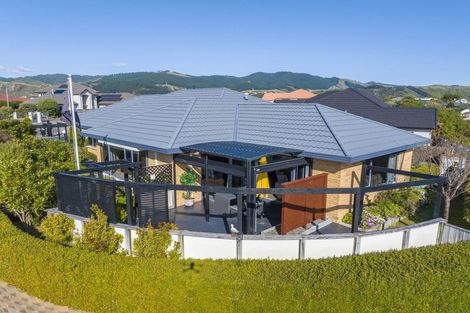 Photo of property in 32 Millennium Hill, Paraparaumu, 5032