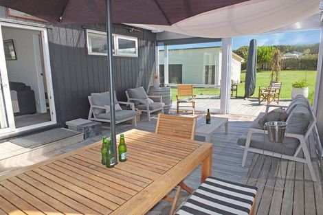 Photo of property in 3 Kent Terrace, Foxton Beach, Foxton, 4815