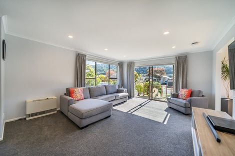 Photo of property in 83 Pasadena Crescent, Totara Park, Upper Hutt, 5018