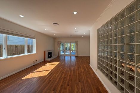 Photo of property in 120 Wheturangi Road, Greenlane, Auckland, 1051