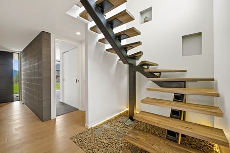 Photo of property in 58 Forest Heights, Wanaka, 9305