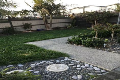 Photo of property in 2 Oakhurst Avenue, Flat Bush, Auckland, 2019