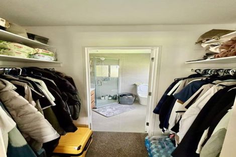 Photo of property in 52 West Harbour Drive, West Harbour, Auckland, 0618