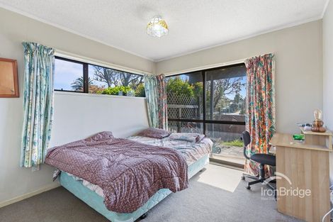 Photo of property in 1/283 Glenfield Road, Glenfield, Auckland, 0629