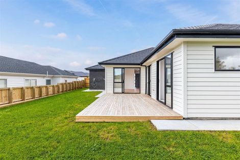 Photo of property in 8 Cutfield Lane, Kumeu, 0810