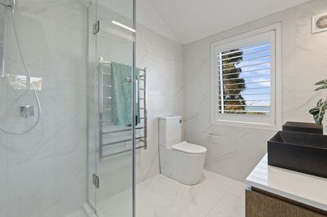 Photo of property in 4/92 Churchill Road, Murrays Bay, Auckland, 0630
