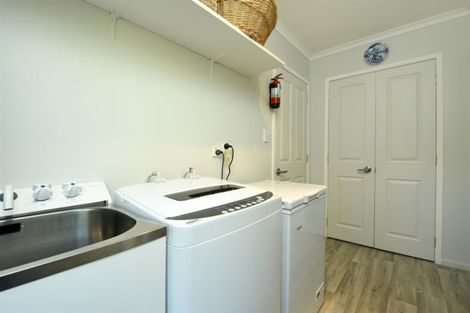 Photo of property in 5 Kaimiko Place, Okiwi Bay, 7193