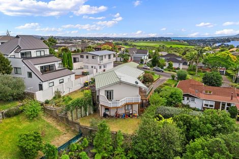 Photo of property in 8 Copperfield Terrace, Mellons Bay, Auckland, 2014