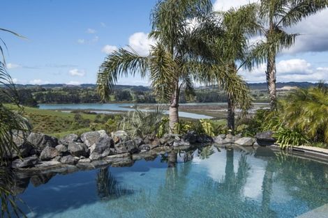 Photo of property in 169 Broomfields Road, Whitford, Howick, 2571