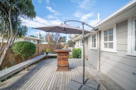Photo of property in 86 Ruamahanga Crescent, Terrace End, Palmerston North, 4410