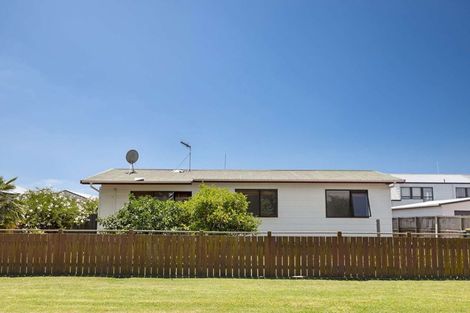 Photo of property in 27 Totara Street, Edgecumbe, 3120
