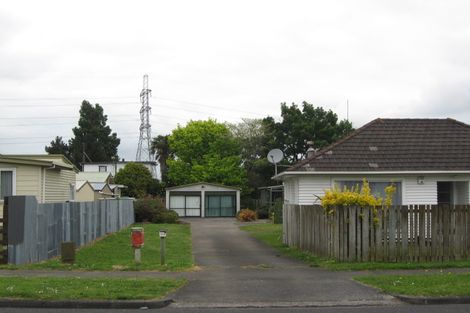 Photo of property in 12b Graham Road, Conifer Grove, Takanini, 2112