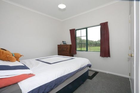 Photo of property in 8 Brandon Hall Road, Bulls, 4894