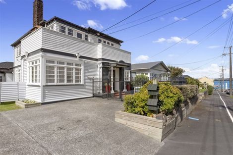Photo of property in 1/12a Church Street, Devonport, Auckland, 0624