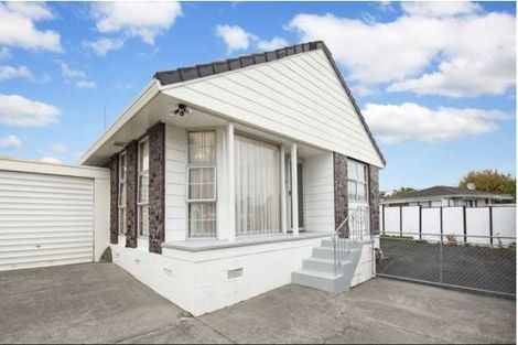 Photo of property in 2/3 Benygloe Place, Highland Park, Auckland, 2010