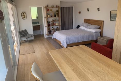 Photo of property in 25 Hungerford Road, Lyall Bay, Wellington, 6022