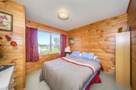 Photo of property in 7 Logan Way, Kelvin Grove, Palmerston North, 4414