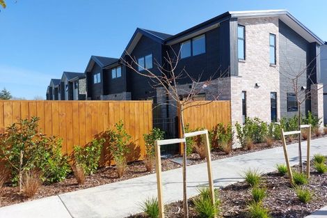 Photo of property in 4/10 Fathom Place, Te Atatu Peninsula, Auckland, 0610