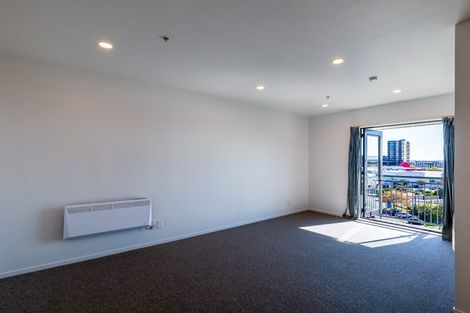 Photo of property in 5e/10 Crown Lynn Place, New Lynn, Auckland, 0600