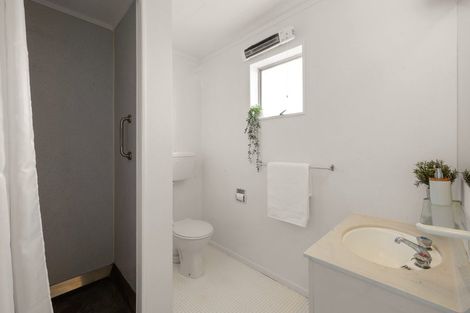 Photo of property in 3b Hunter Place, Merrilands, New Plymouth, 4312