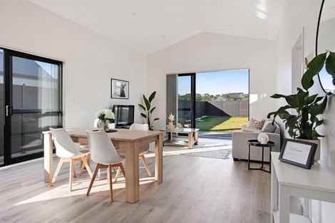 Photo of property in 64 Mataikokako Loop, Kawakawa Bay, 2585