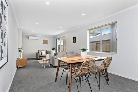 Photo of property in 37 Puhirake Crescent, Pyes Pa, Tauranga, 3112