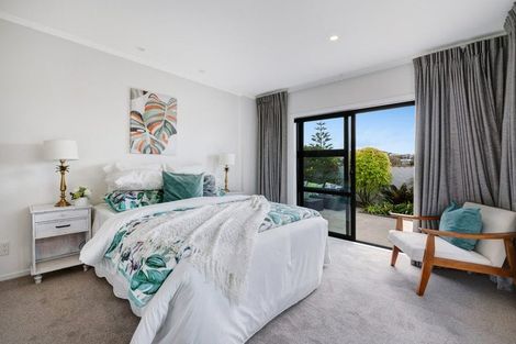 Photo of property in 12a Eagle Place, Red Beach, 0932