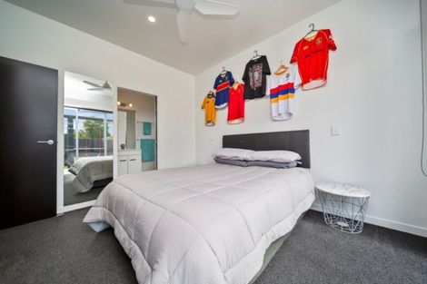 Photo of property in 32 Wallath Road, Westown, New Plymouth, 4310