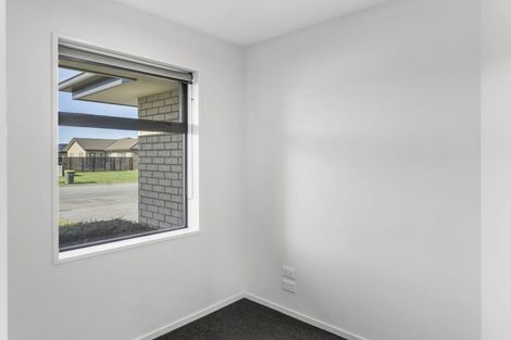 Photo of property in 33 Beaumont Drive, Rolleston, 7614