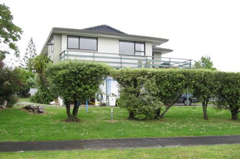Photo of property in 5 Sealand Place, Mangere Bridge, Auckland, 2022