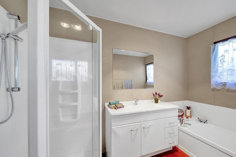 Photo of property in 7 Warren Place, Frankleigh Park, New Plymouth, 4310