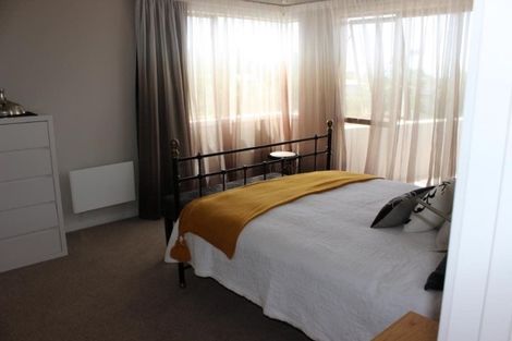 Photo of property in 28b Bevyn Street, Castor Bay, Auckland, 0620