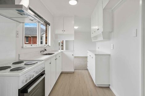 Photo of property in 3/120 Titirangi Road, New Lynn, Auckland, 0600