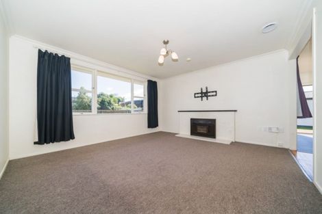Photo of property in 2 Croxley Place, Terrace End, Palmerston North, 4410