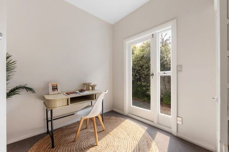 Photo of property in 1/166 Main Road, Redcliffs, Christchurch, 8081