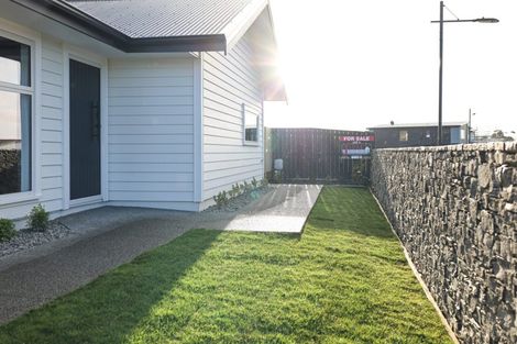 Photo of property in 3 Mangatainoka Lane, Awapuni, Palmerston North, 4412