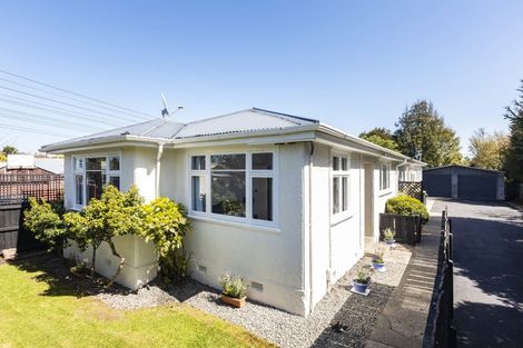 Photo of property in 100 Middlepark Road, Sockburn, Christchurch, 8042