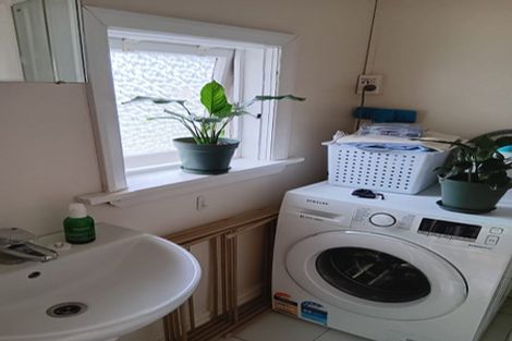 Photo of property in 22 Hawker Street, Mount Victoria, Wellington, 6011