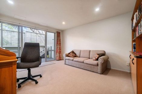 Photo of property in 5 Onemana Way, Te Atatu Peninsula, Auckland, 0610
