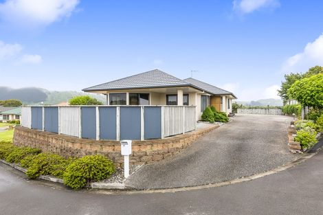 Photo of property in 29 Crown Hill, Paraparaumu, 5032