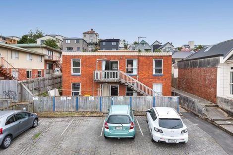 Photo of property in 102 Harbour Terrace, North Dunedin, Dunedin, 9016