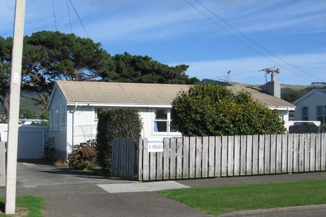Photo of property in 47 Whanga Crescent, Titahi Bay, Porirua, 5022