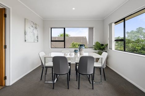 Photo of property in 70 Aberfeldy Avenue, Highland Park, Auckland, 2010