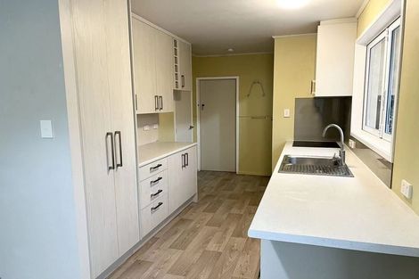 Photo of property in 39 Bodi Place, Te Atatu South, Auckland, 0610