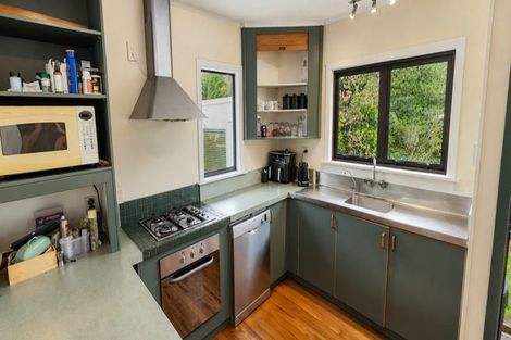 Photo of property in 30 Elizabeth Place, Ferndale, New Plymouth, 4310